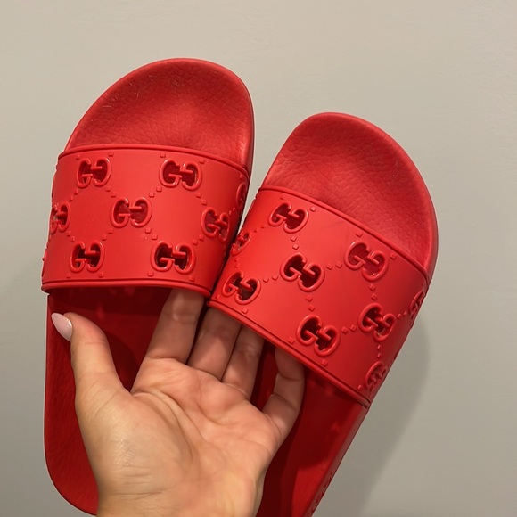 Red Gucci slides - Picture 3 of 3